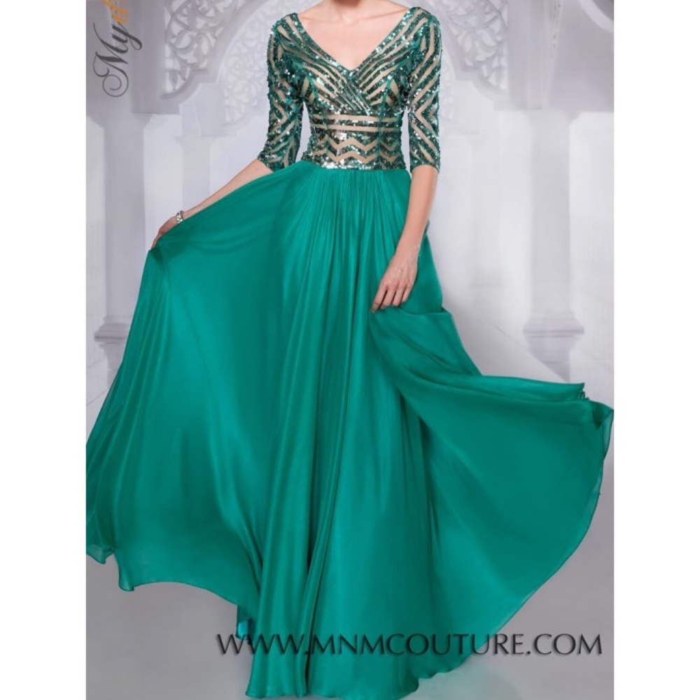 MNM Couture 8998